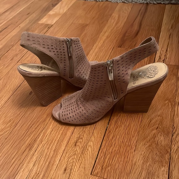 Vince Camuto Sandals/wedges - Picture 1 of 6